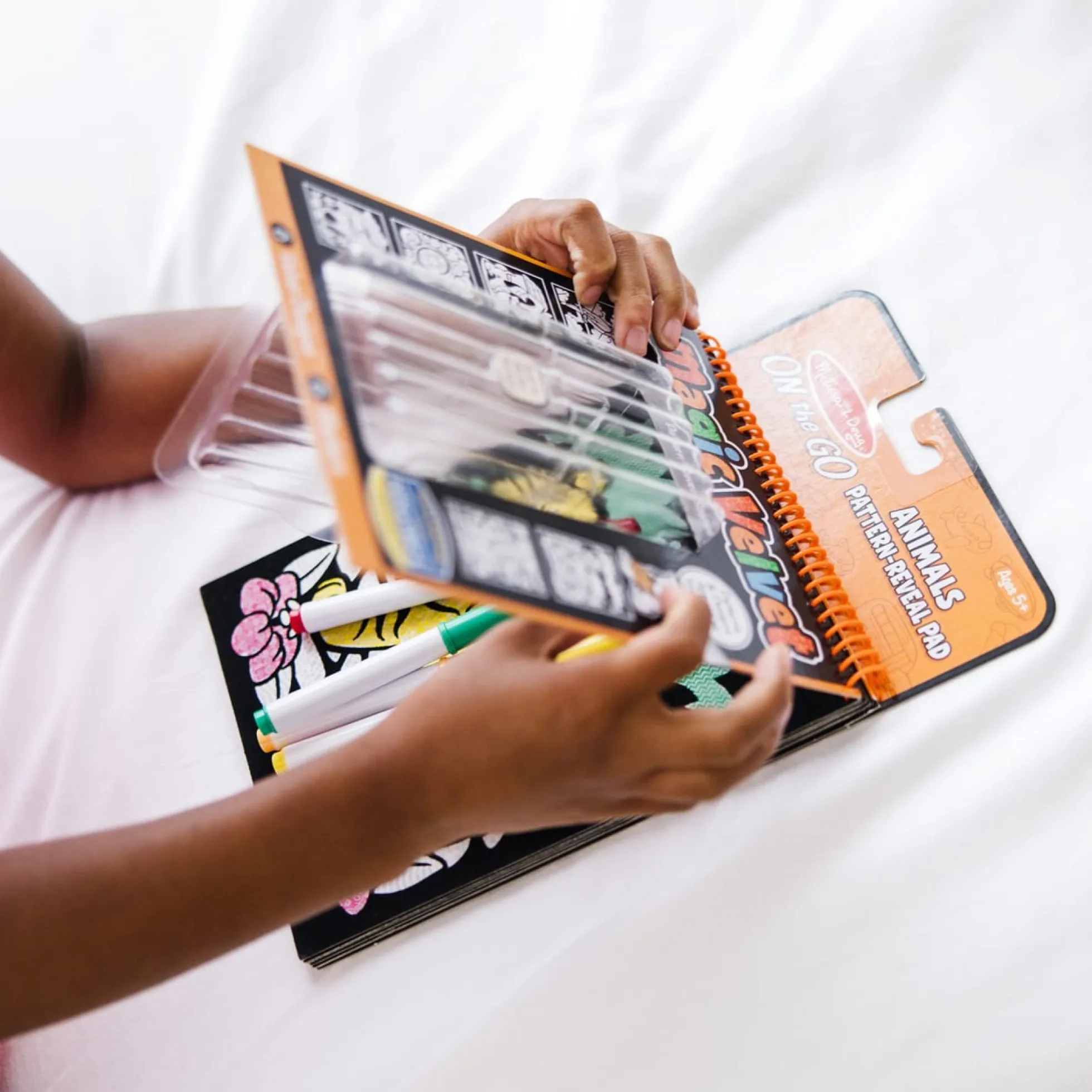 Magic Velvet Animal Scenes - On the Go Travel Activity