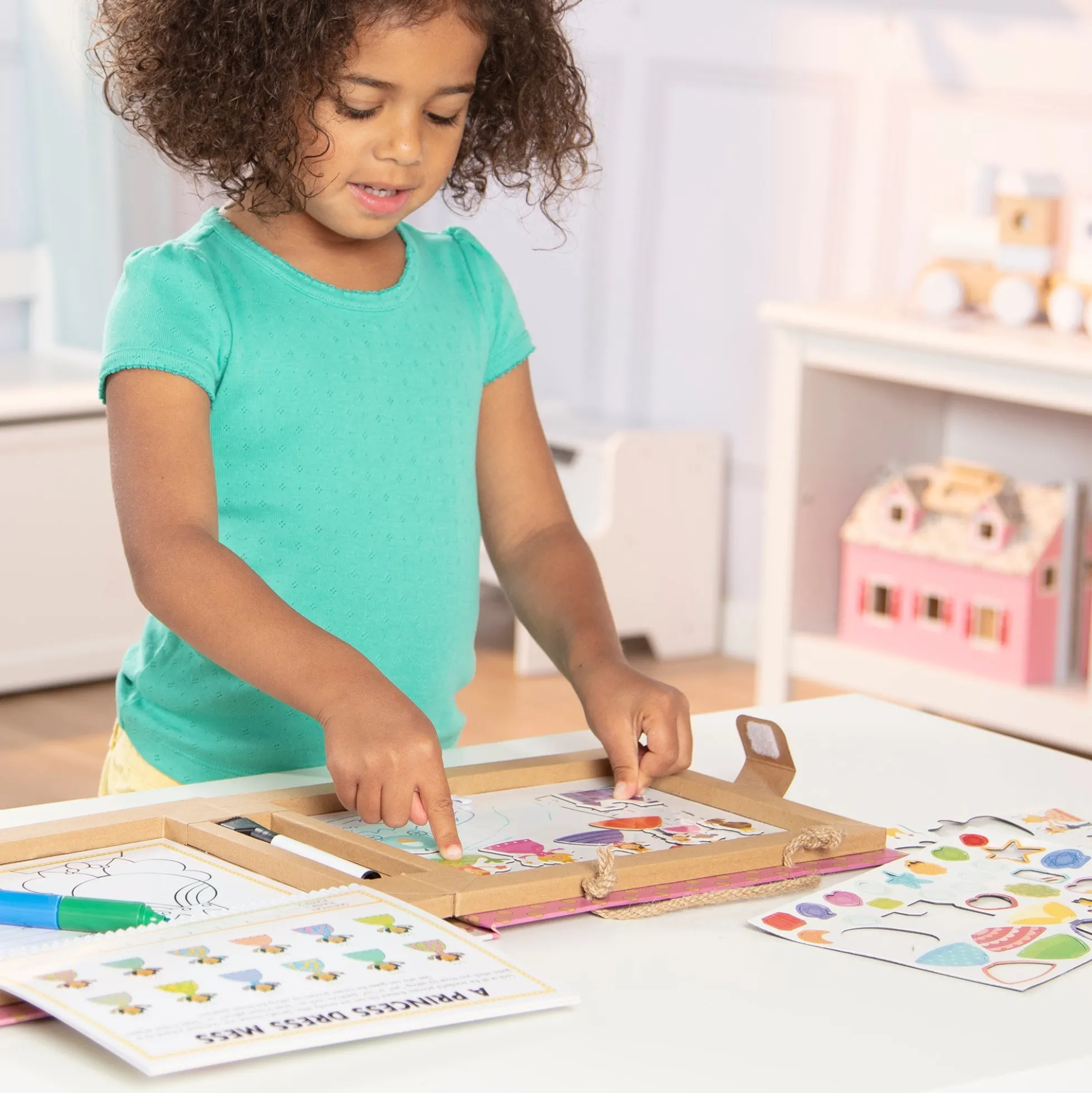 Natural Play: Play, Draw, Create Reusable Drawing & Magnet Kit – Princesses
